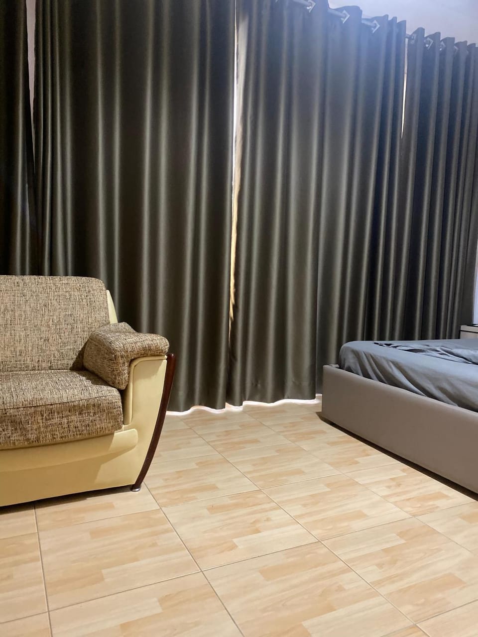 Photo of the whole room, Bedroom