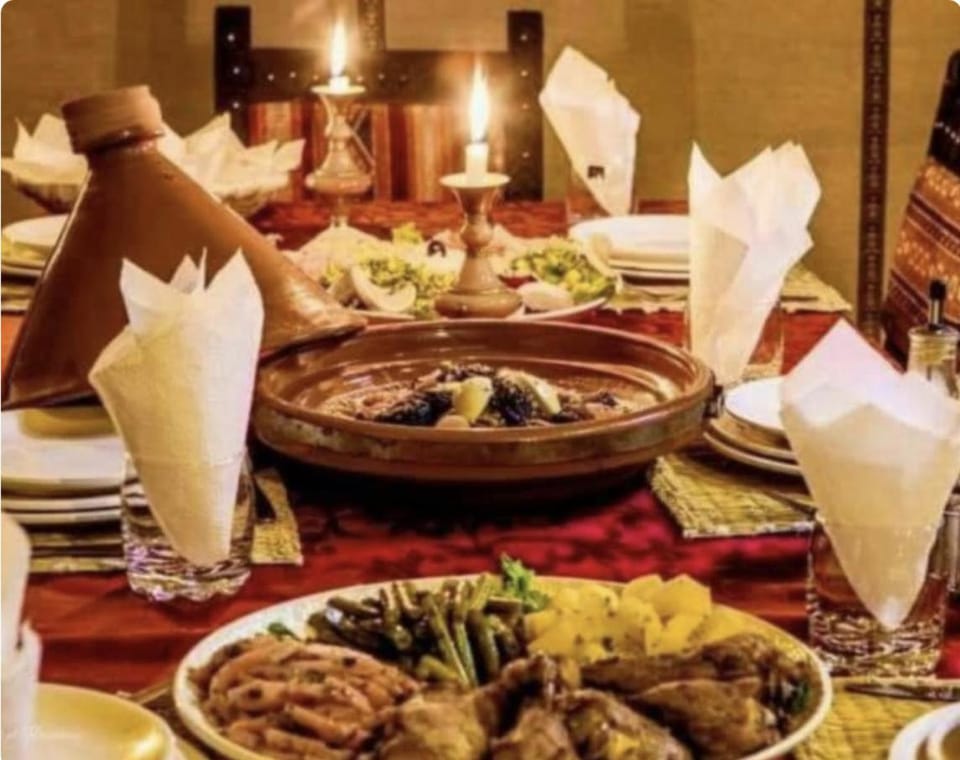 Restaurant/places to eat, Restaurant/places to eat, Dinner