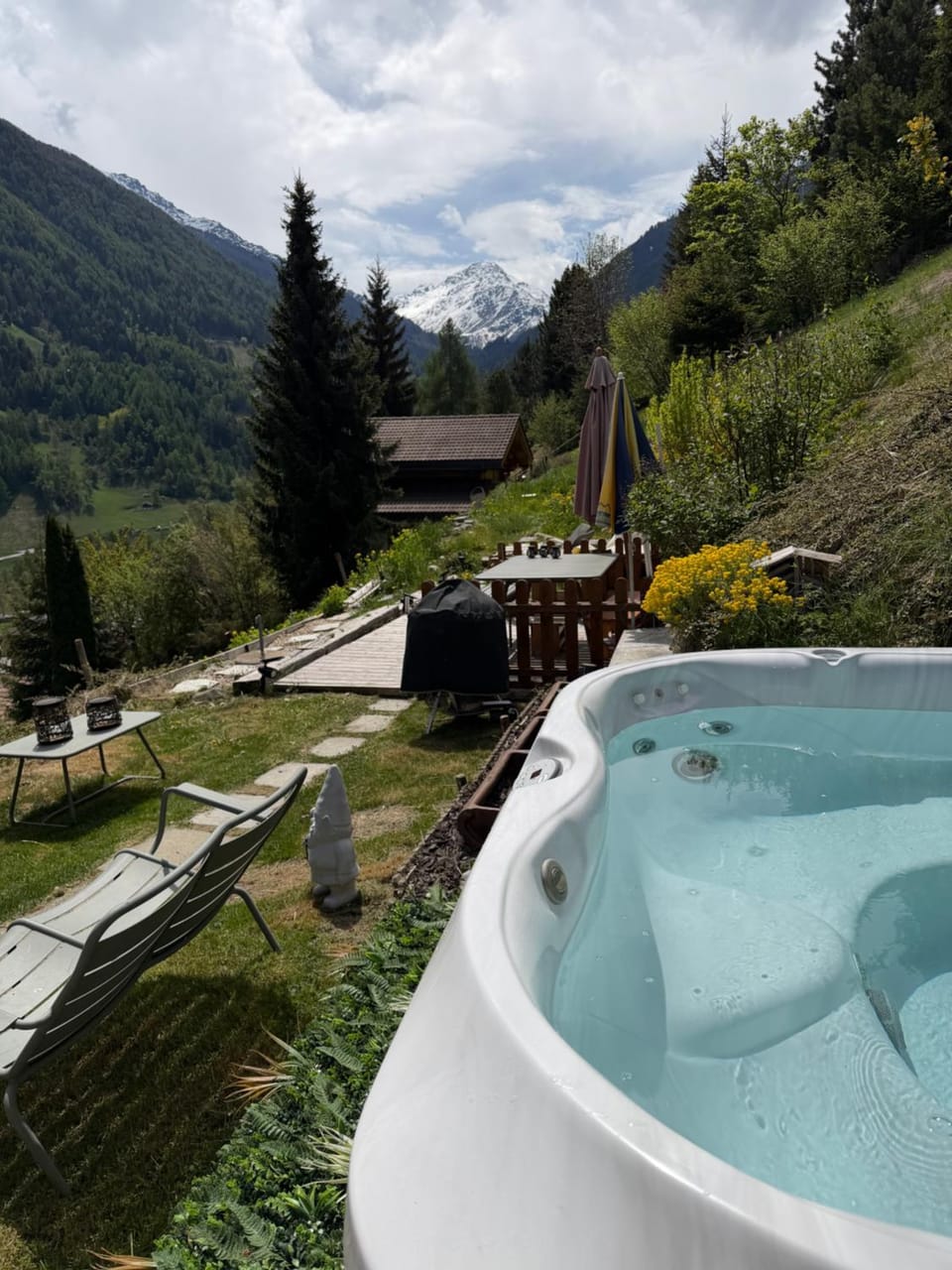 Chalet Opalpin Lodge & Spa, vue montagne et jacuzzi Chalet in Nendaz