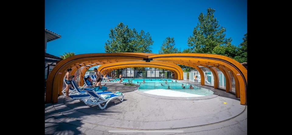 Swimming pool, Swimming pool