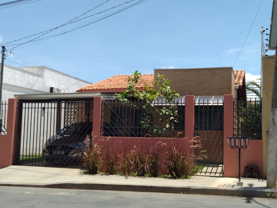 Casa em local tranquilo - Bairro Recanto dos Pássaros House in State of Mato Grosso, Brazil