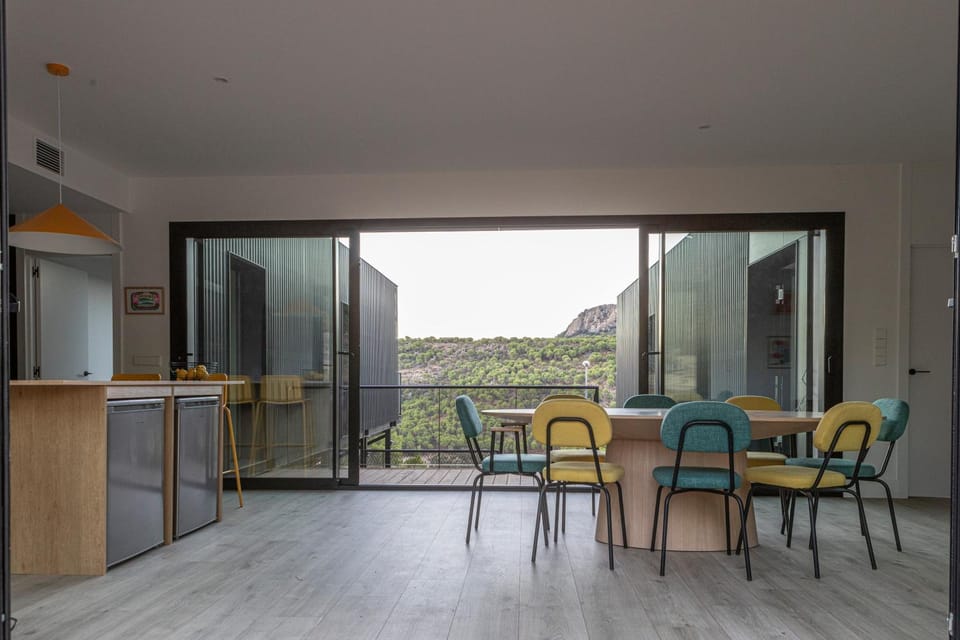 Natural landscape, Balcony/Terrace, Balcony/Terrace, Dining area, Mountain view