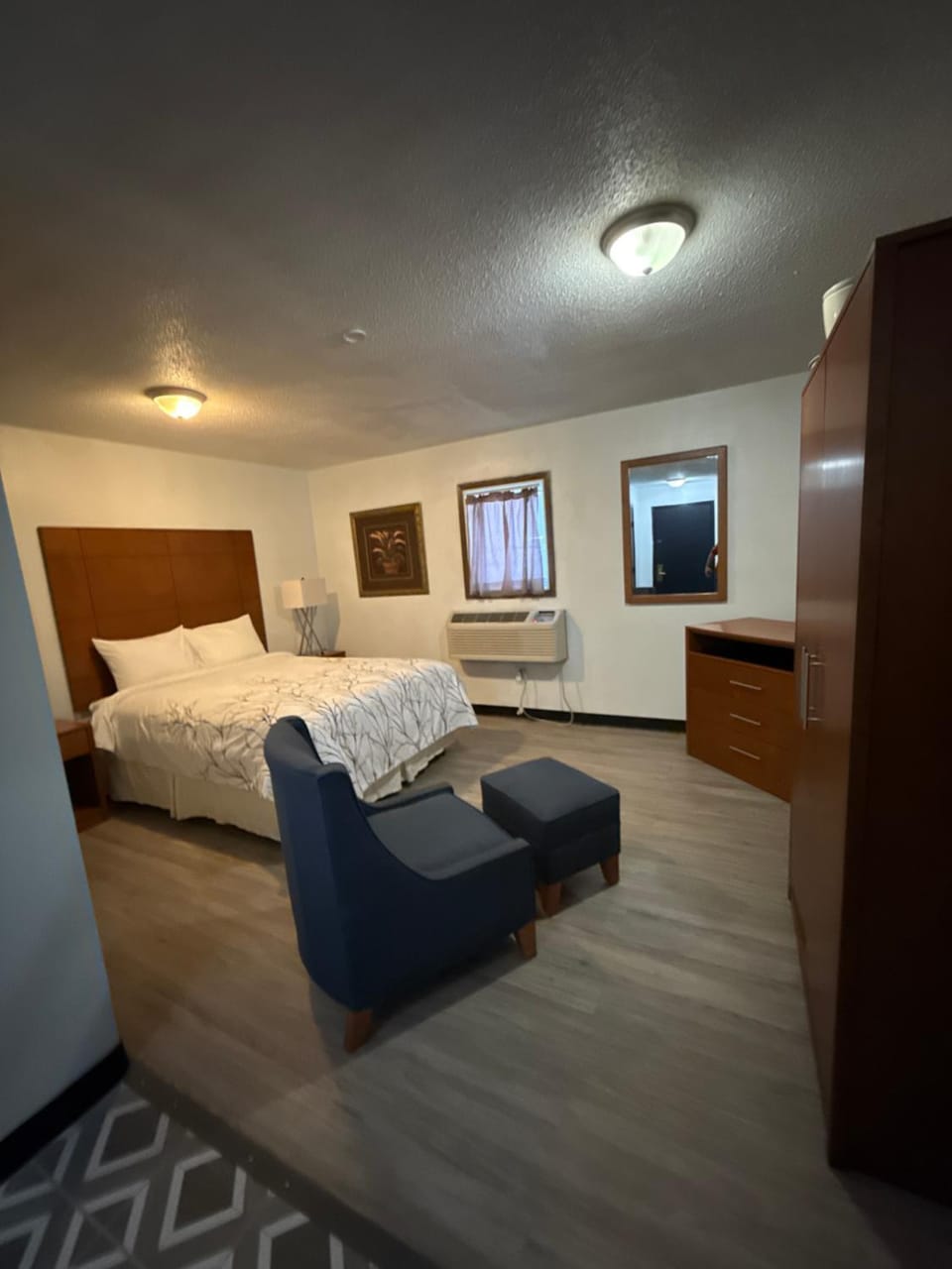 Photo of the whole room