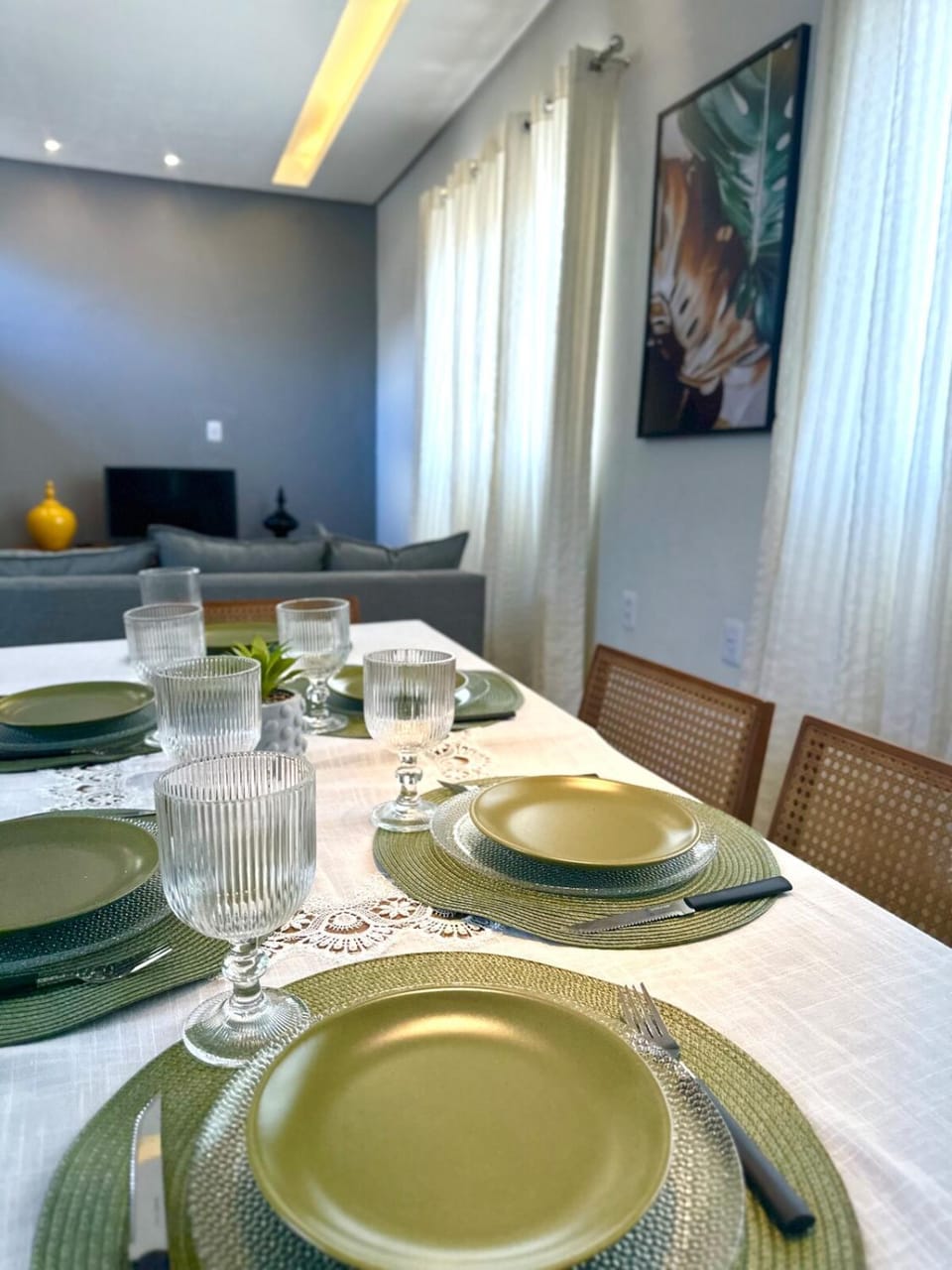 TV and multimedia, Food and drinks, Dining area
