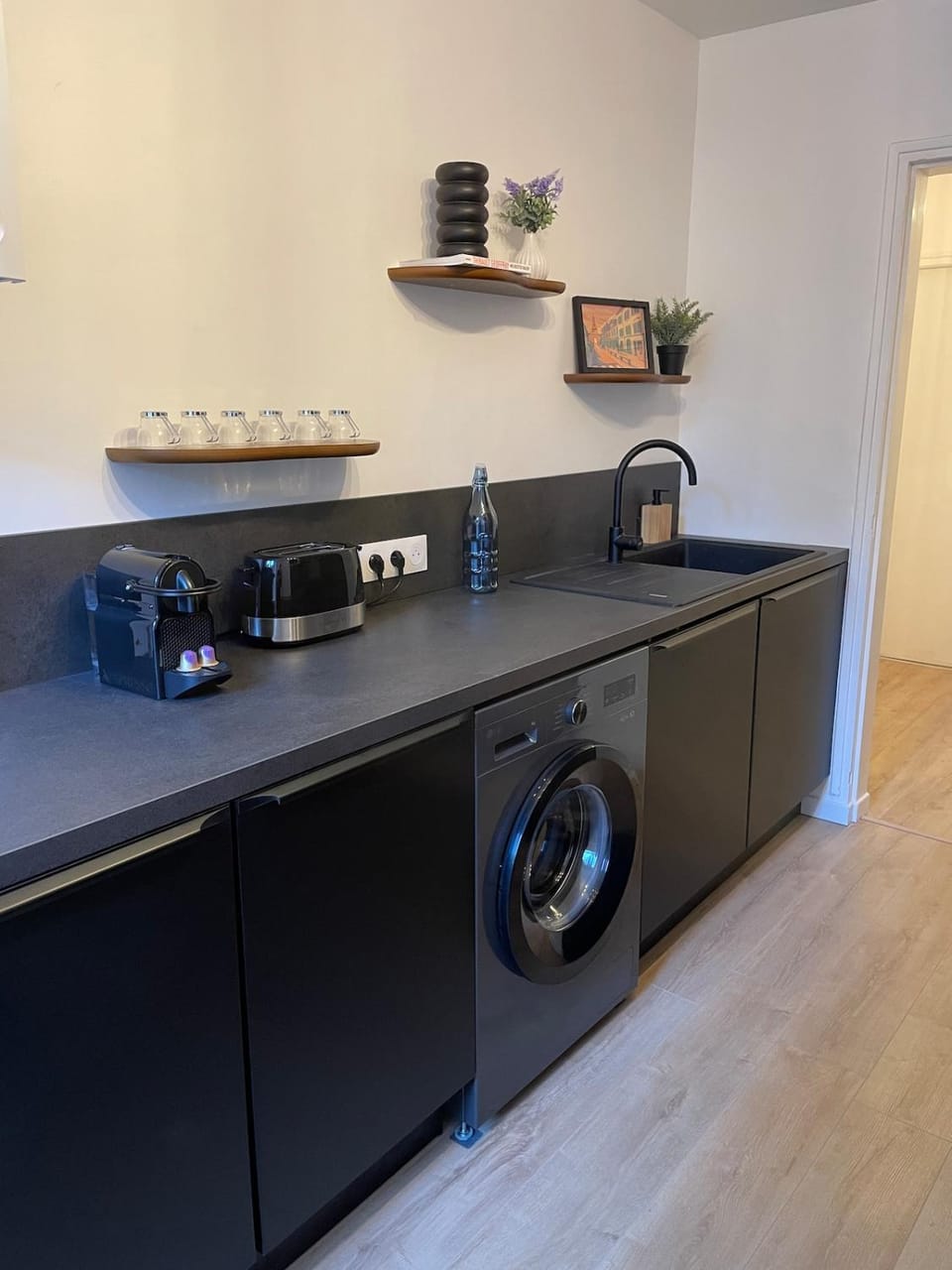 Coffee/tea facilities, Kitchen or kitchenette, toaster