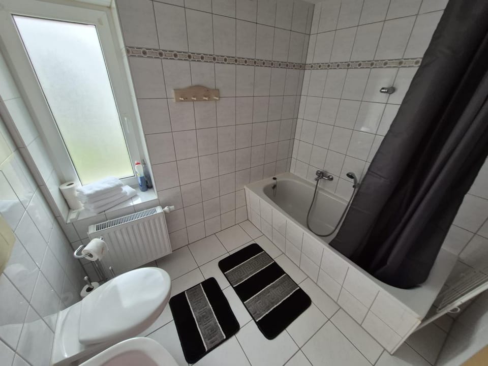 Monteurwohnung nähe Leuna, Halle und Leipzig Apartment in Thuringia, Germany