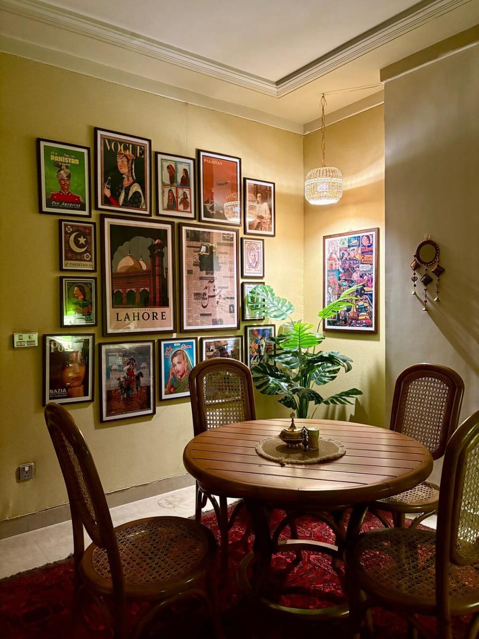 Seating area, Dining area