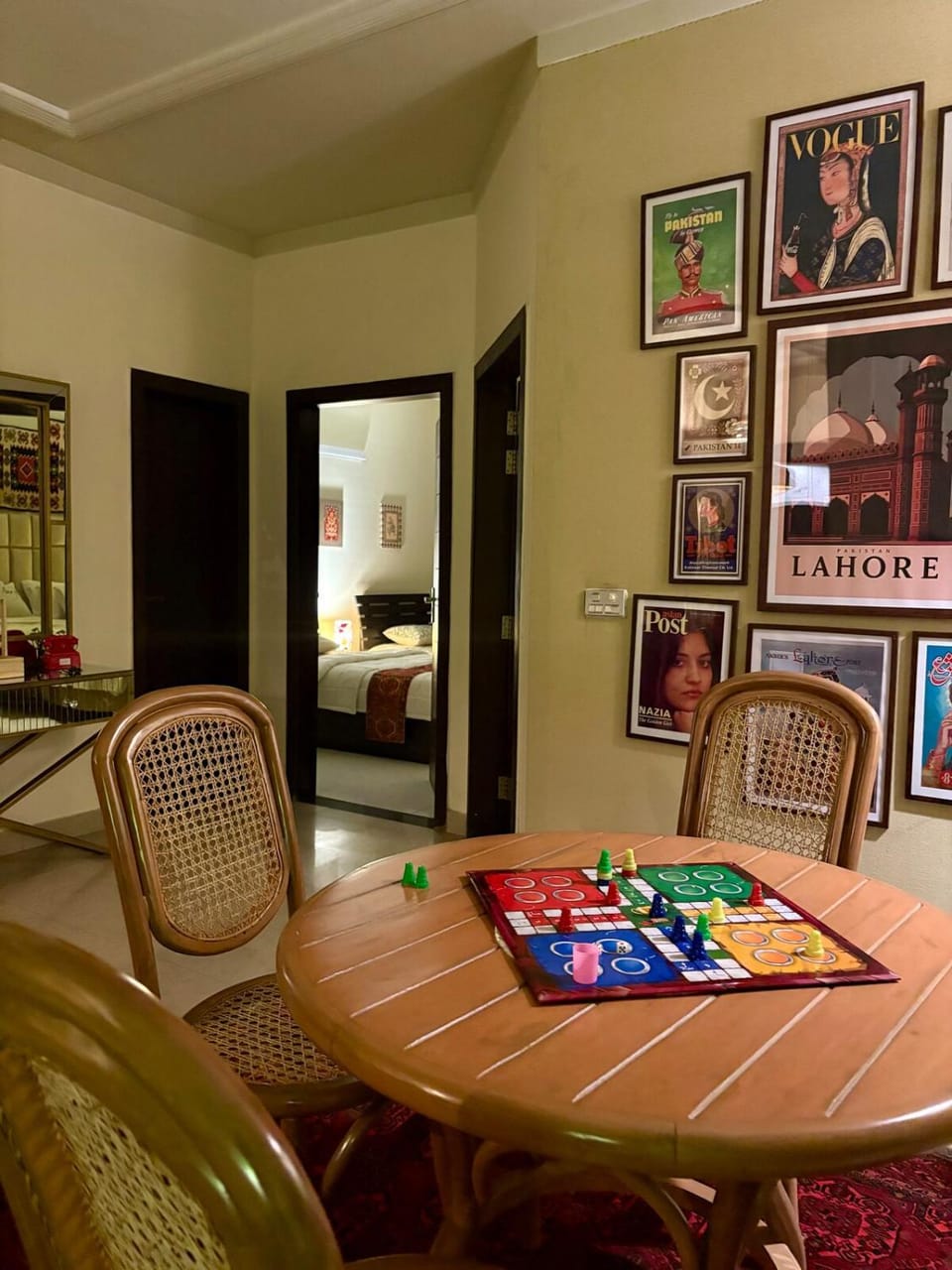 Seating area, Dining area