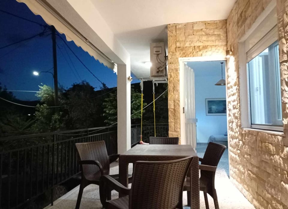 Night, Balcony/Terrace