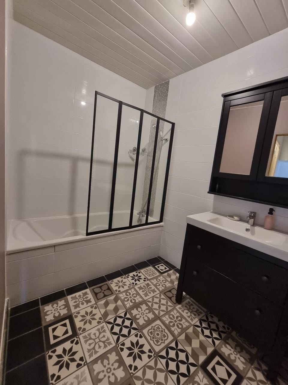 Appartement Plein Pied 4 Personne 50m2 avec Terrasse Privée Apartment in Auvergne-Rhône-Alpes