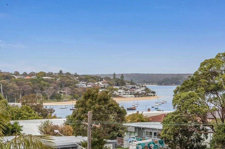 2BR Cronulla Water Views & Free Parking Apartment in Sydney