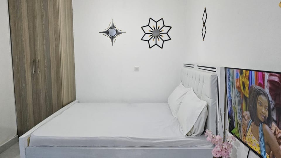 Bed, Decorative detail