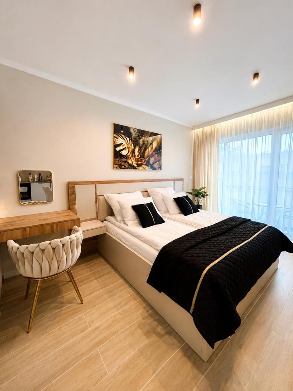 Neon Luxury Apartment & Free Underground Parking Apartment in Poland