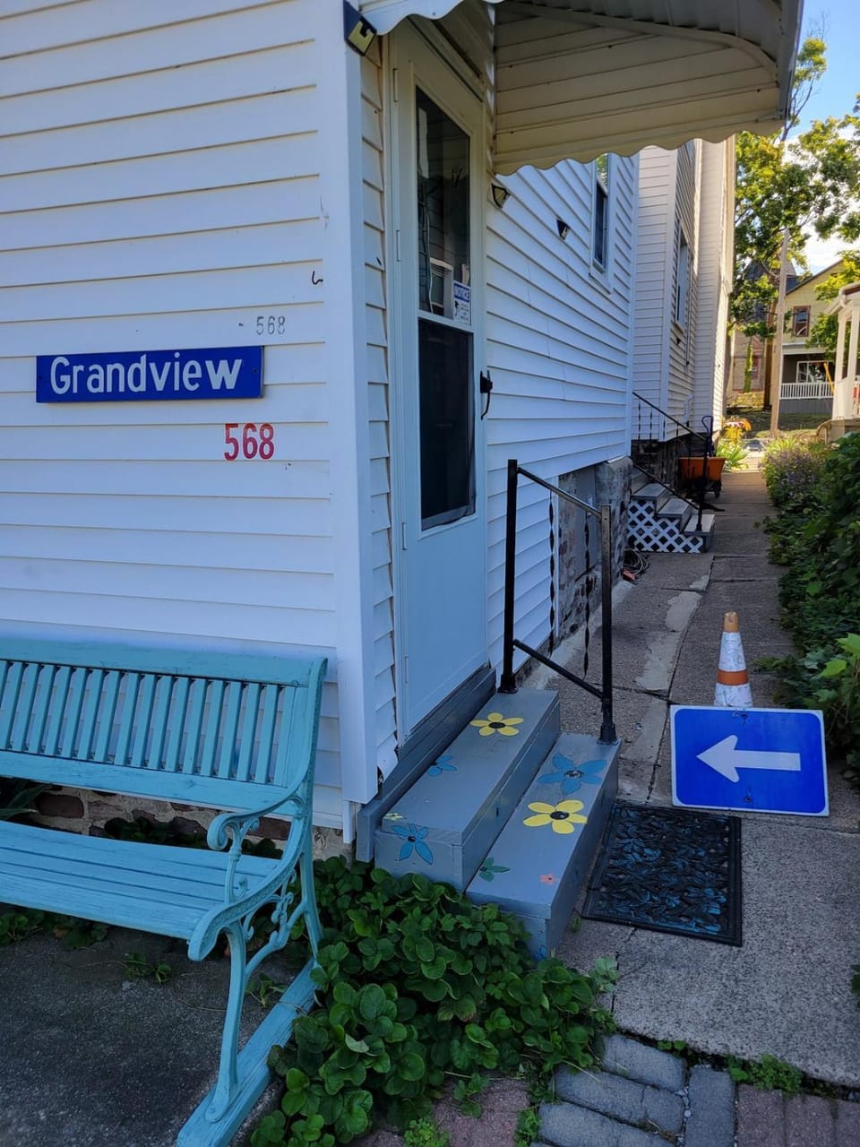 Affordable 1BR Bunkroom Stay by Niagara Falls Apartment in Niagara Falls