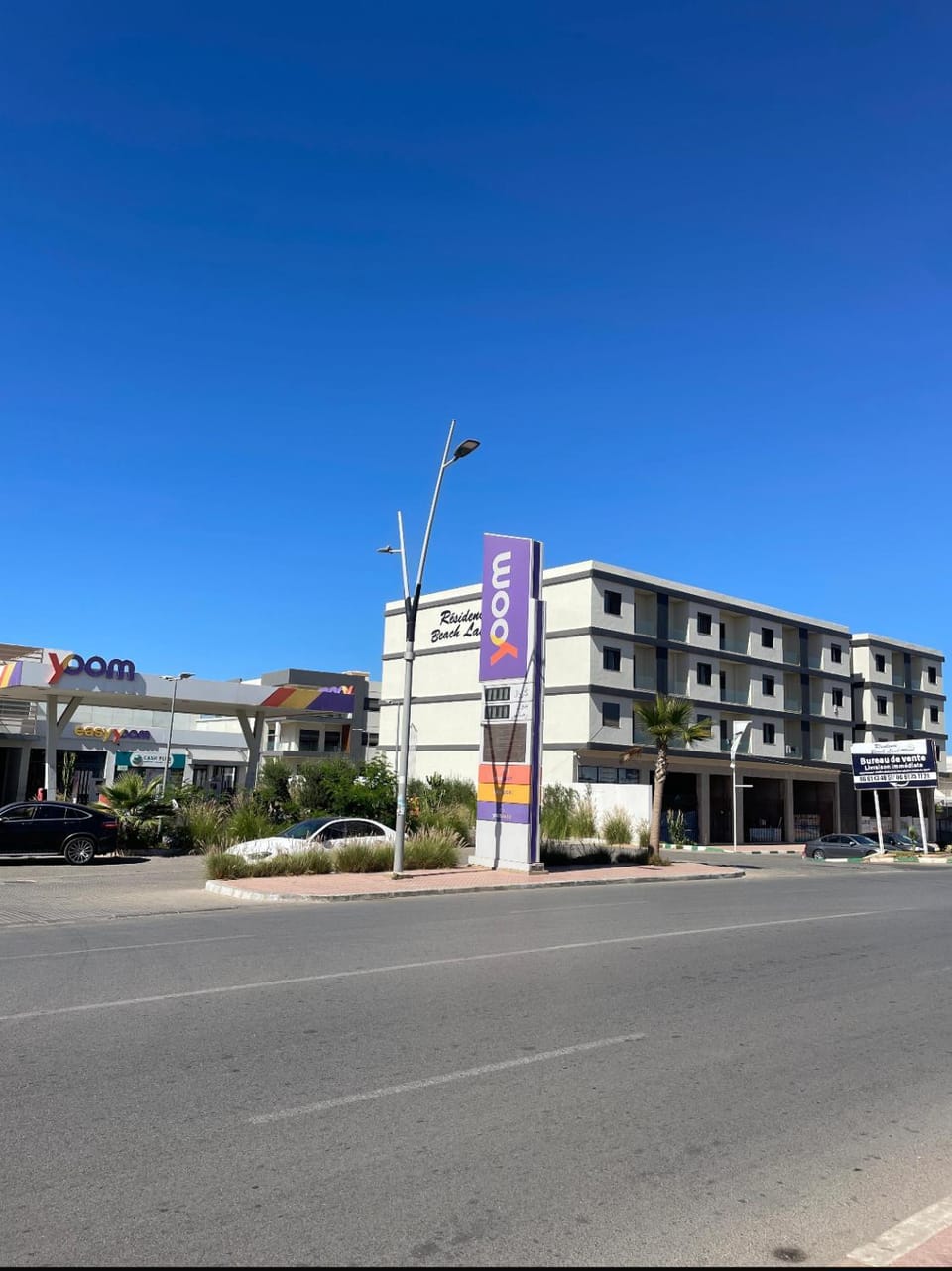 Property building, Neighbourhood, Location, Parking