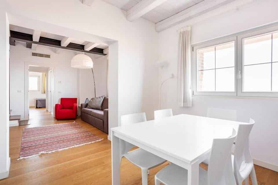 WAVE'S GLASS Industrial loft in old Murano Apartment in Venice