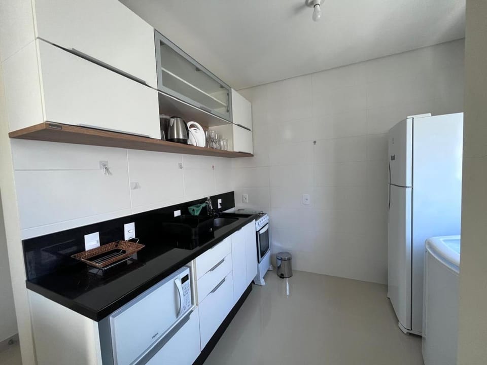 Lindo apto com piscina e churrasqueira a 400m da praia! Apartment in Florianopolis