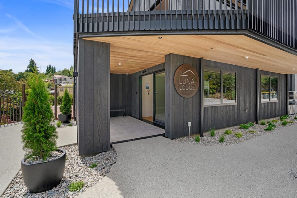 Luna Lodge Wānaka - digital check-in only Hotel in Wanaka