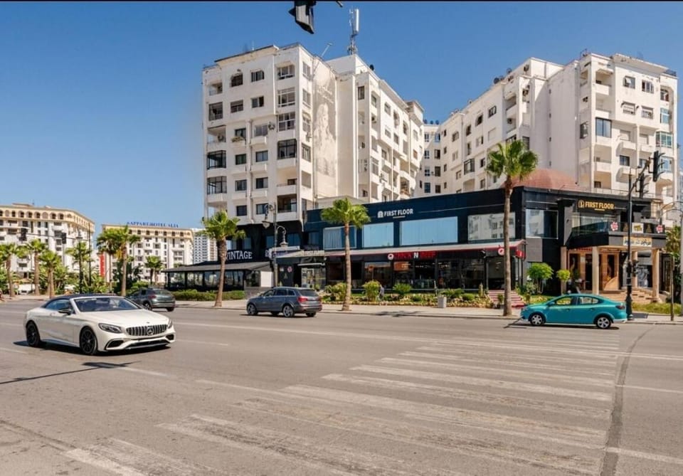 Panoramic Sea View on Malabata Beach, Huge Terrace, Two Bedrooms, Wifi, Garage Apartment in Tangier