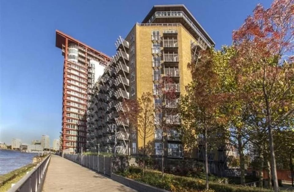 Riverside getaway - Everyday stays Apartment in London