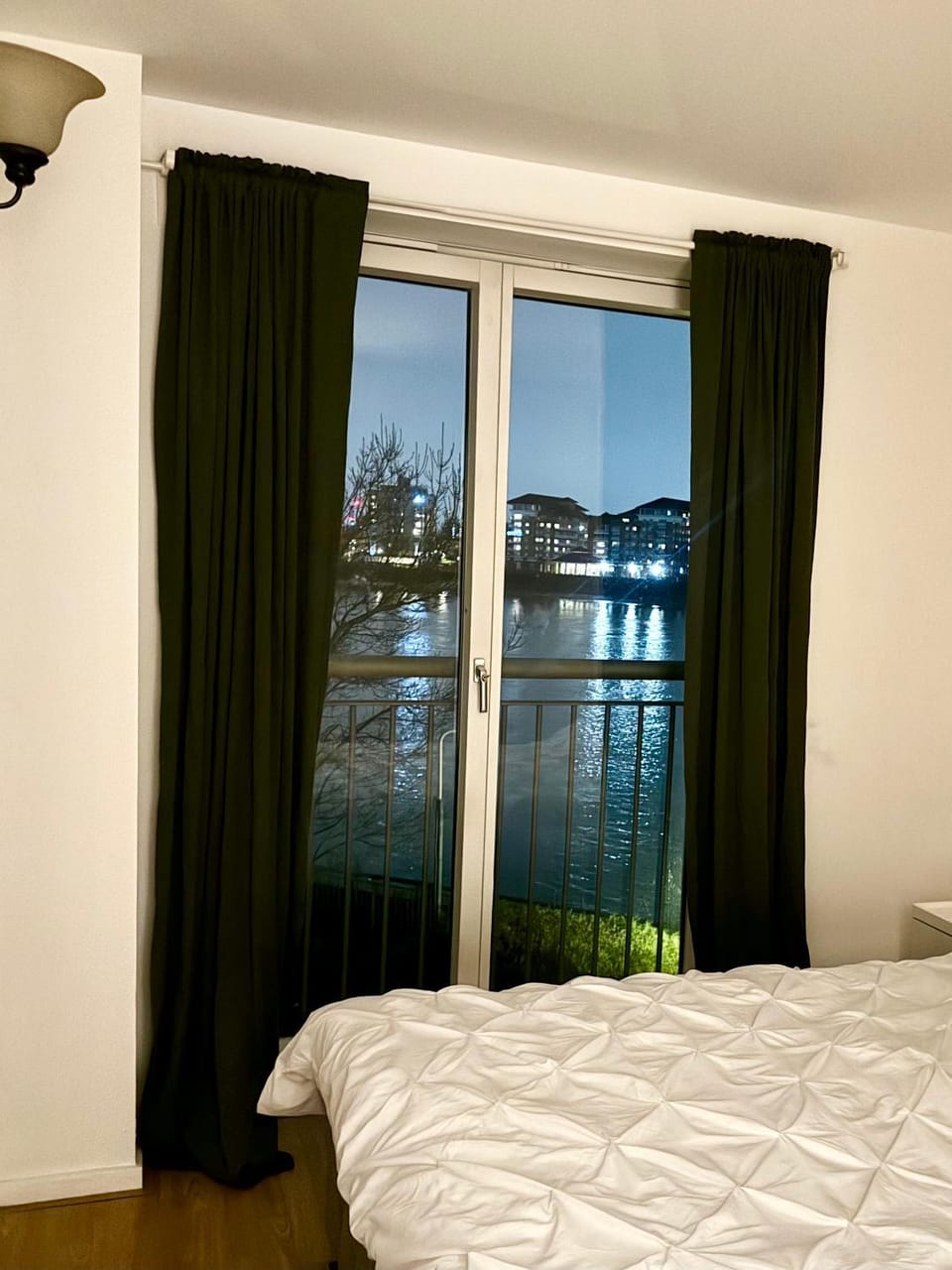 Riverside getaway - Everyday stays Apartment in London