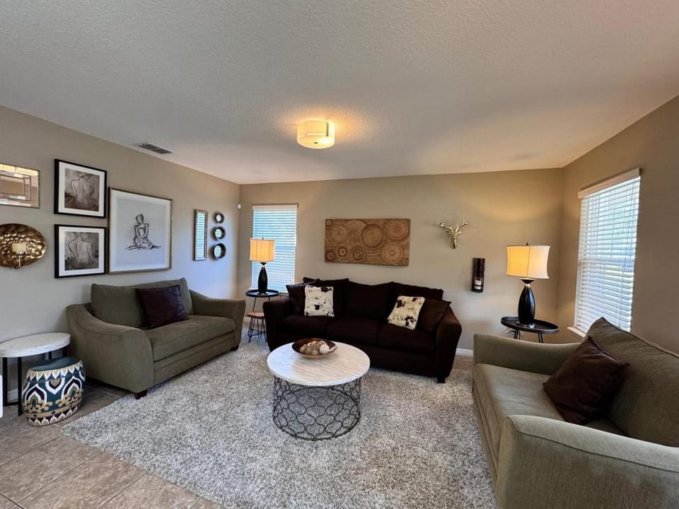 4BR Family Pool Home Minutes from Disney House in Osceola County