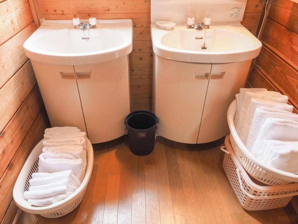 森の中に佇むバンガロー 広大な屋根付きデッキでbbq 卓球 ハンモック House in Japan