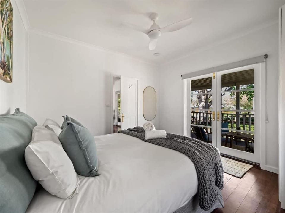 Newberry Cottage - Beach, Games & Alfresco Bliss House in Dunsborough