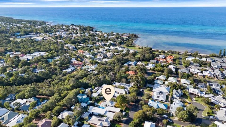 Newberry Cottage - Beach, Games & Alfresco Bliss House in Dunsborough
