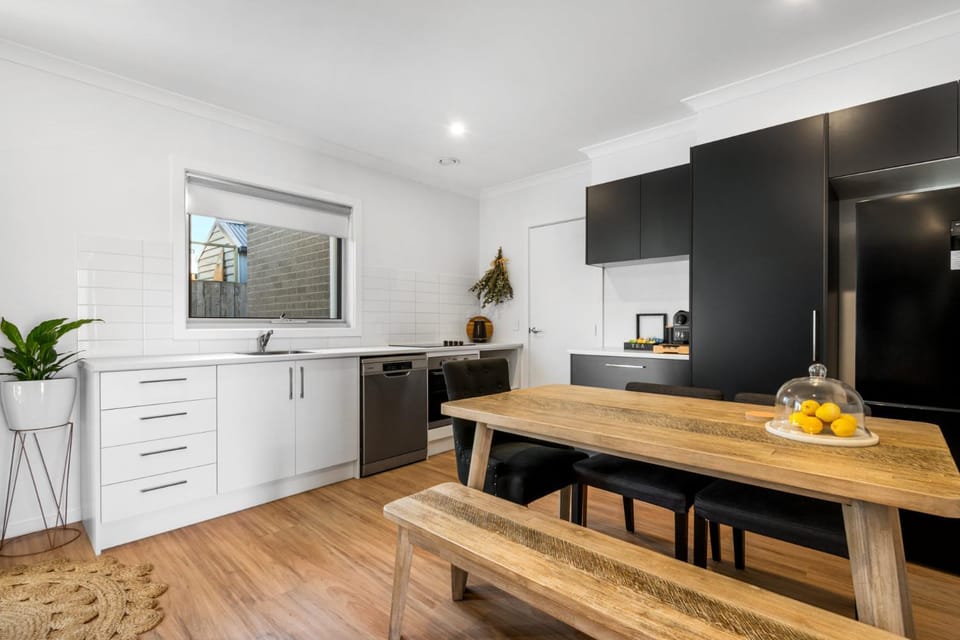 Kitchen or kitchenette, oven, stove