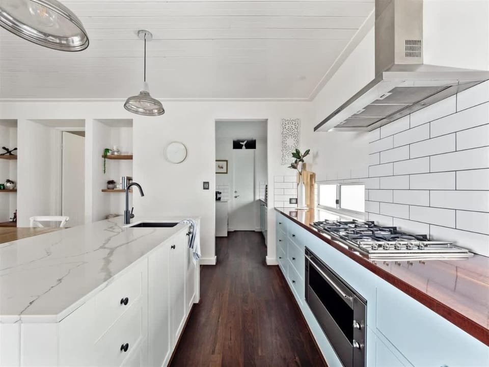 Maison Bleue - Ocean Views & Beachside Family Fun House in Dunsborough