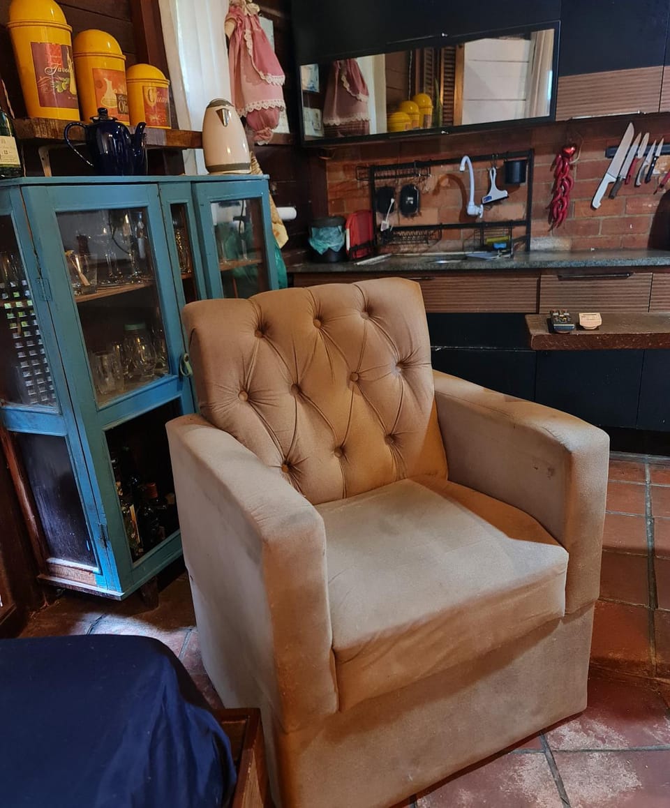 Kitchen or kitchenette, Living room, Seating area