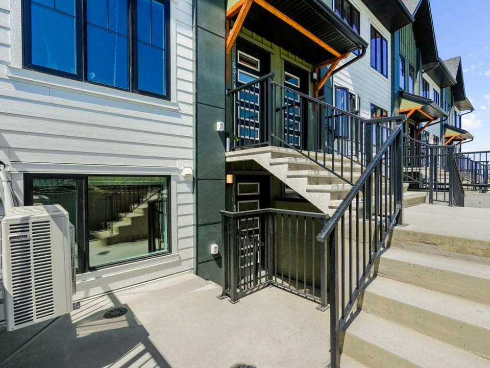 Superb 1-Bdr Apt in New Condo Apartment in Calgary