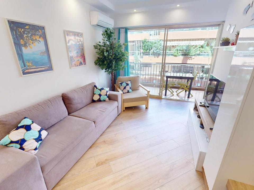 Agréable 2P rénové au centre avec terrasse - FR-1-196-387 Apartment in Menton