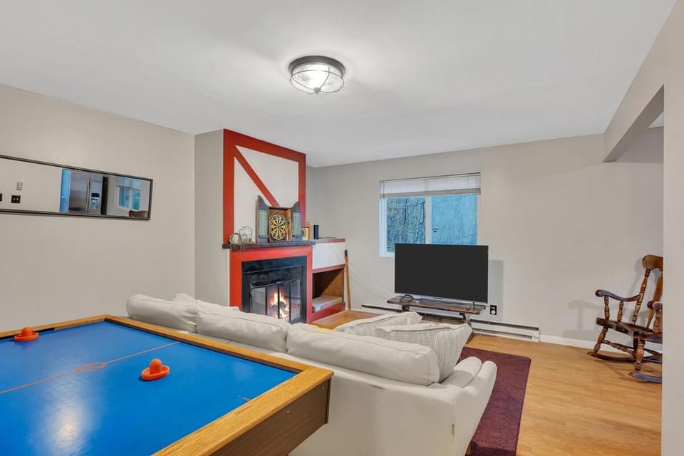 Luxury Mountain Villa - 3 bedroom, hot-tub, fire-pit Villa in Capital District, NY, USA