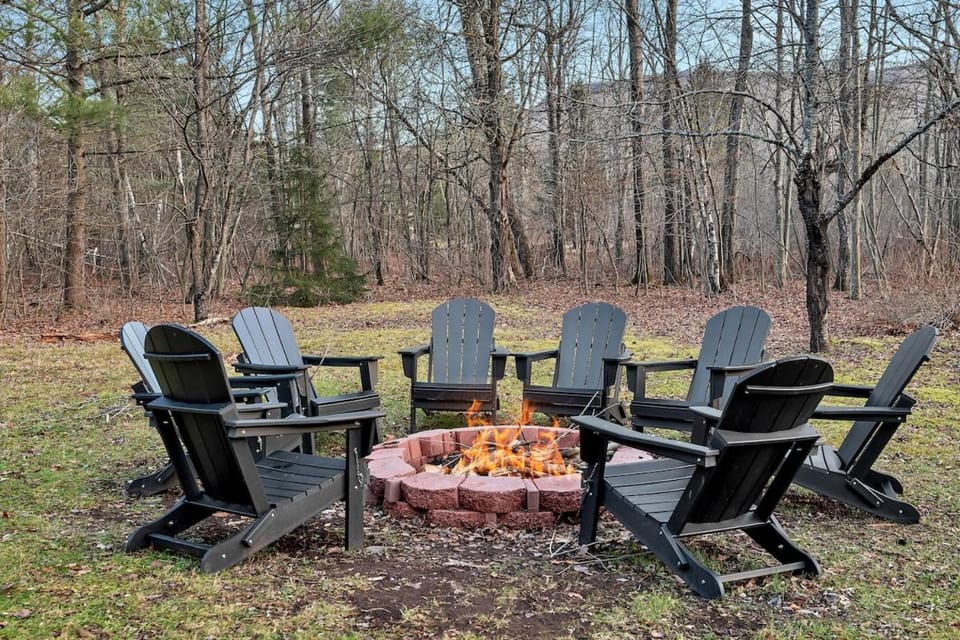 Luxury Mountain Villa - 3 bedroom, hot-tub, fire-pit Villa in Capital District, NY, USA
