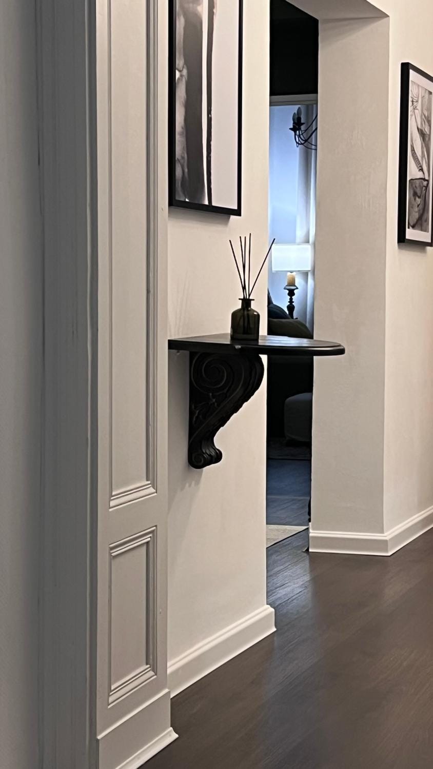 Emerald Art Maison in a Restored Historic Townhouse Riverside Old Town Apartment in Wroclaw