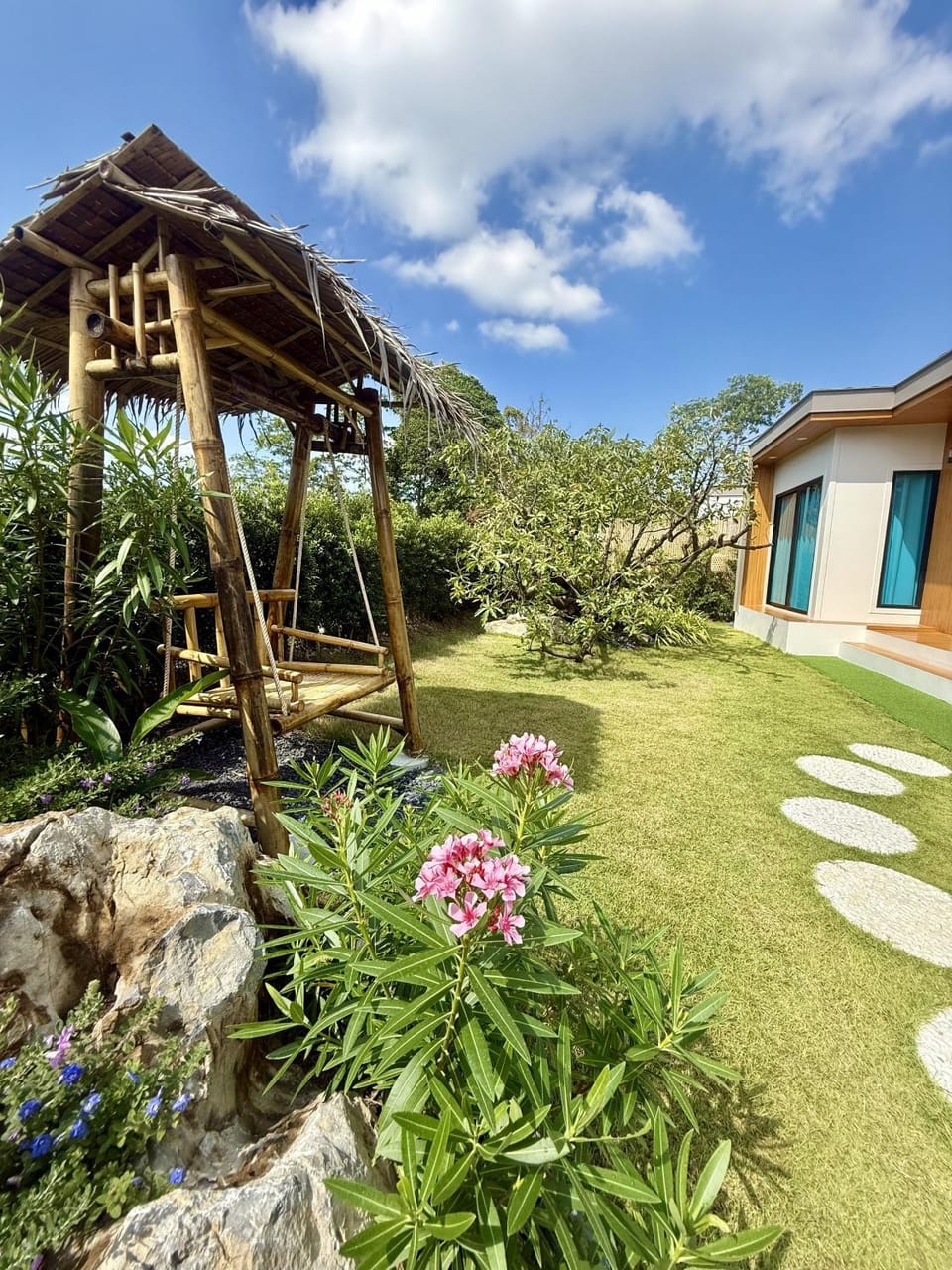 Facade/entrance, Garden, Garden view