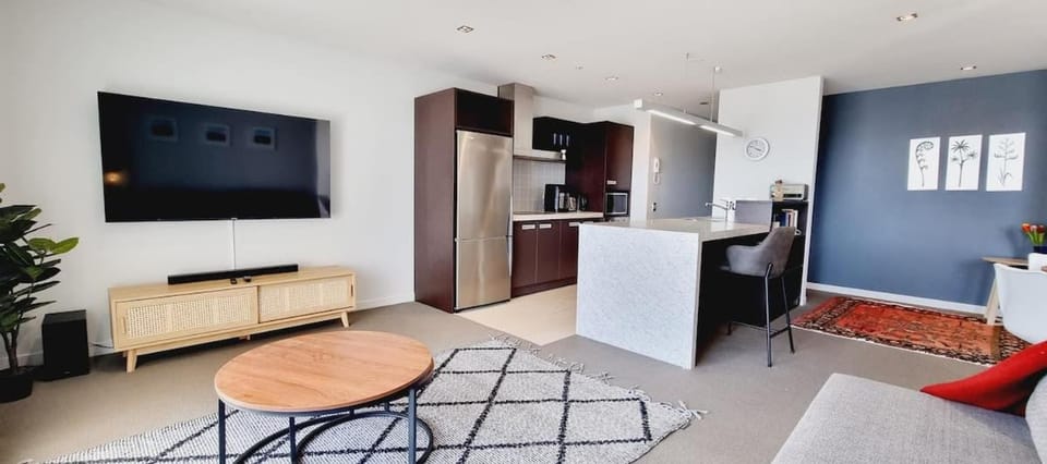TV and multimedia, Kitchen or kitchenette, Living room