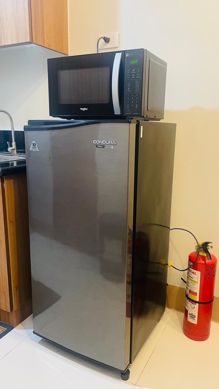 Luna Suite Apartment in Pasay