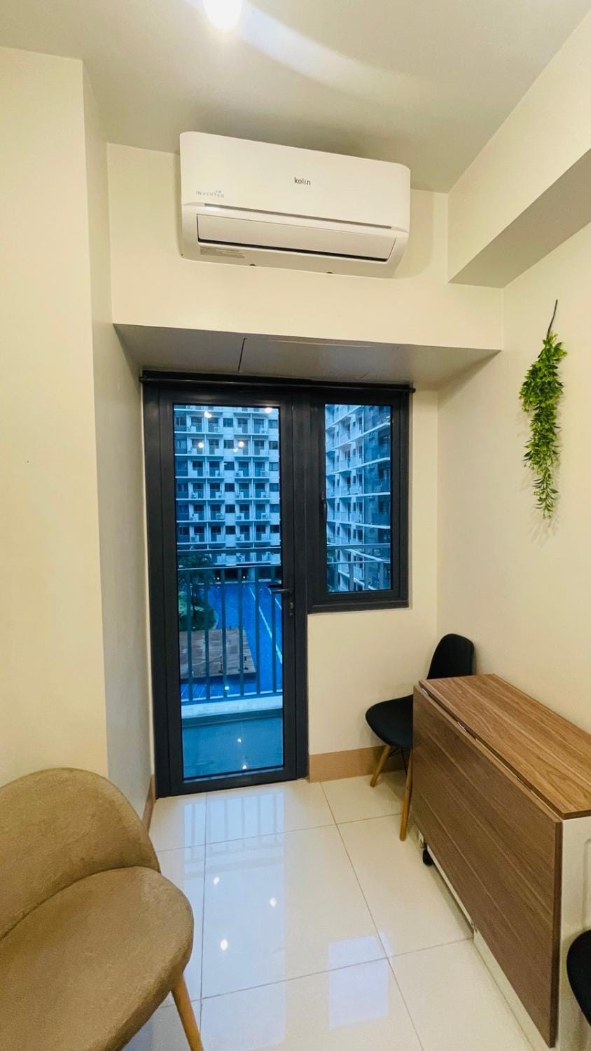 Luna Suite Apartment in Pasay