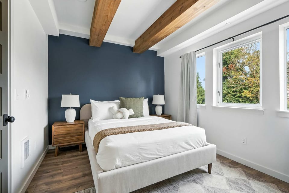 The Adelynn - 5BR Modern Luxury - Central Spot House in Portland