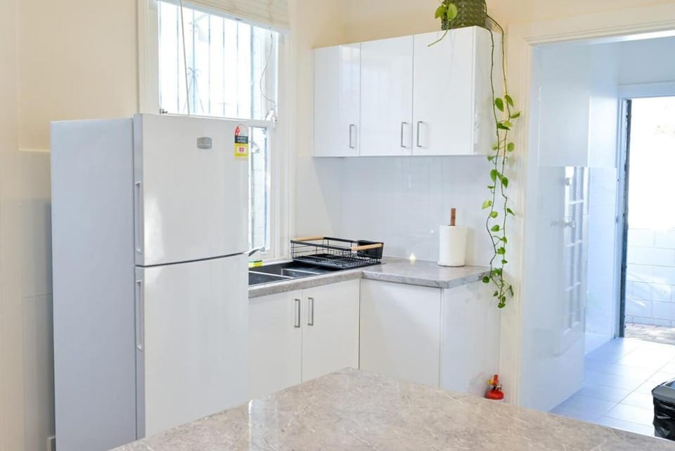 Kitchen or kitchenette, oven, stove