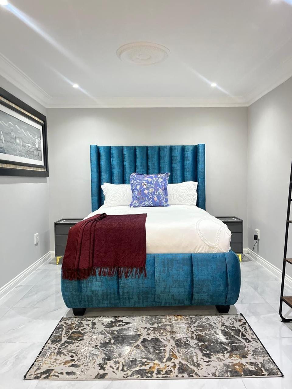 Bed, Living room, Photo of the whole room, Bedroom