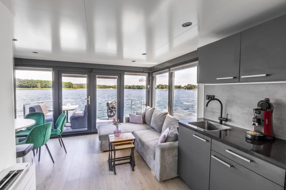 Kitchen or kitchenette, Living room, Dining area