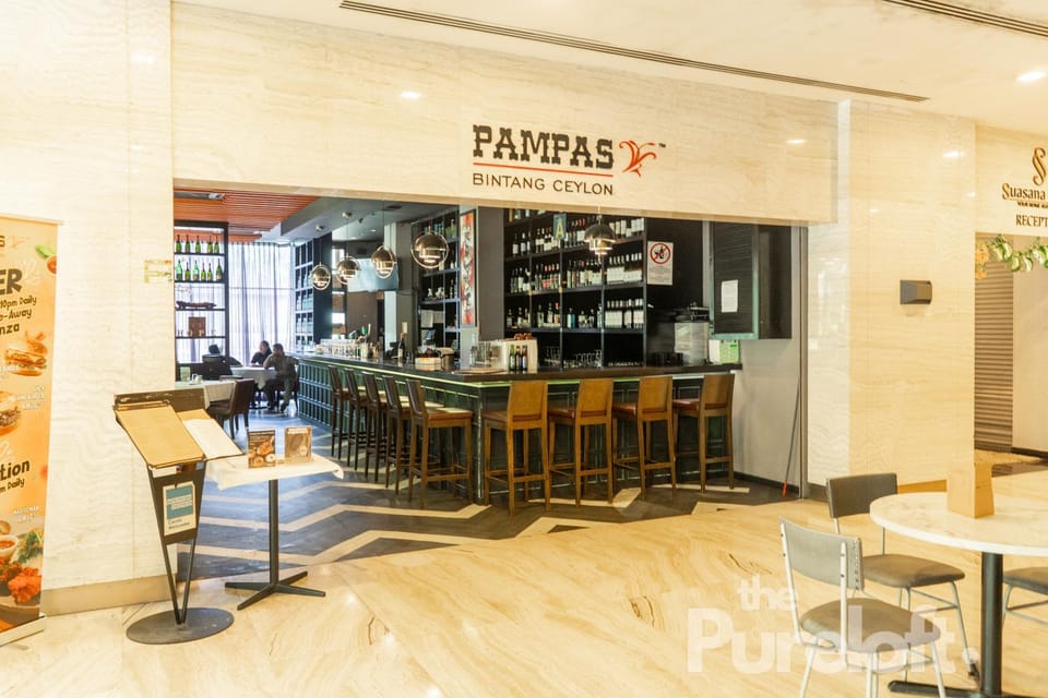 Restaurant/places to eat, Lounge or bar, Food and drinks, Banquet/Function facilities