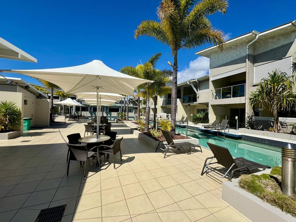 Property building, Swimming pool