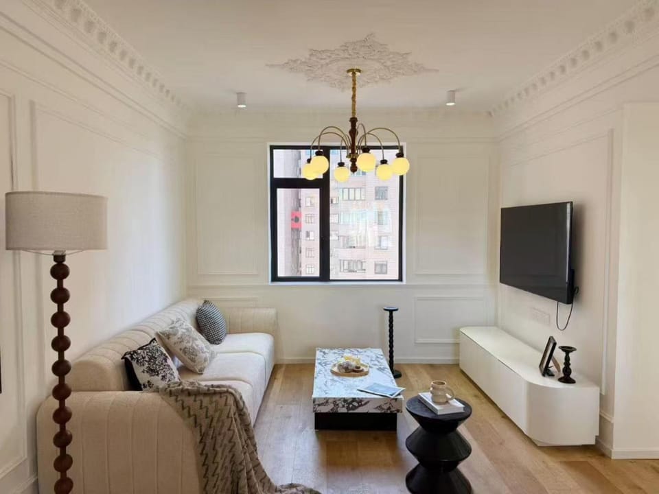 Communal lounge/ TV room, Living room, Seating area, Evening entertainment