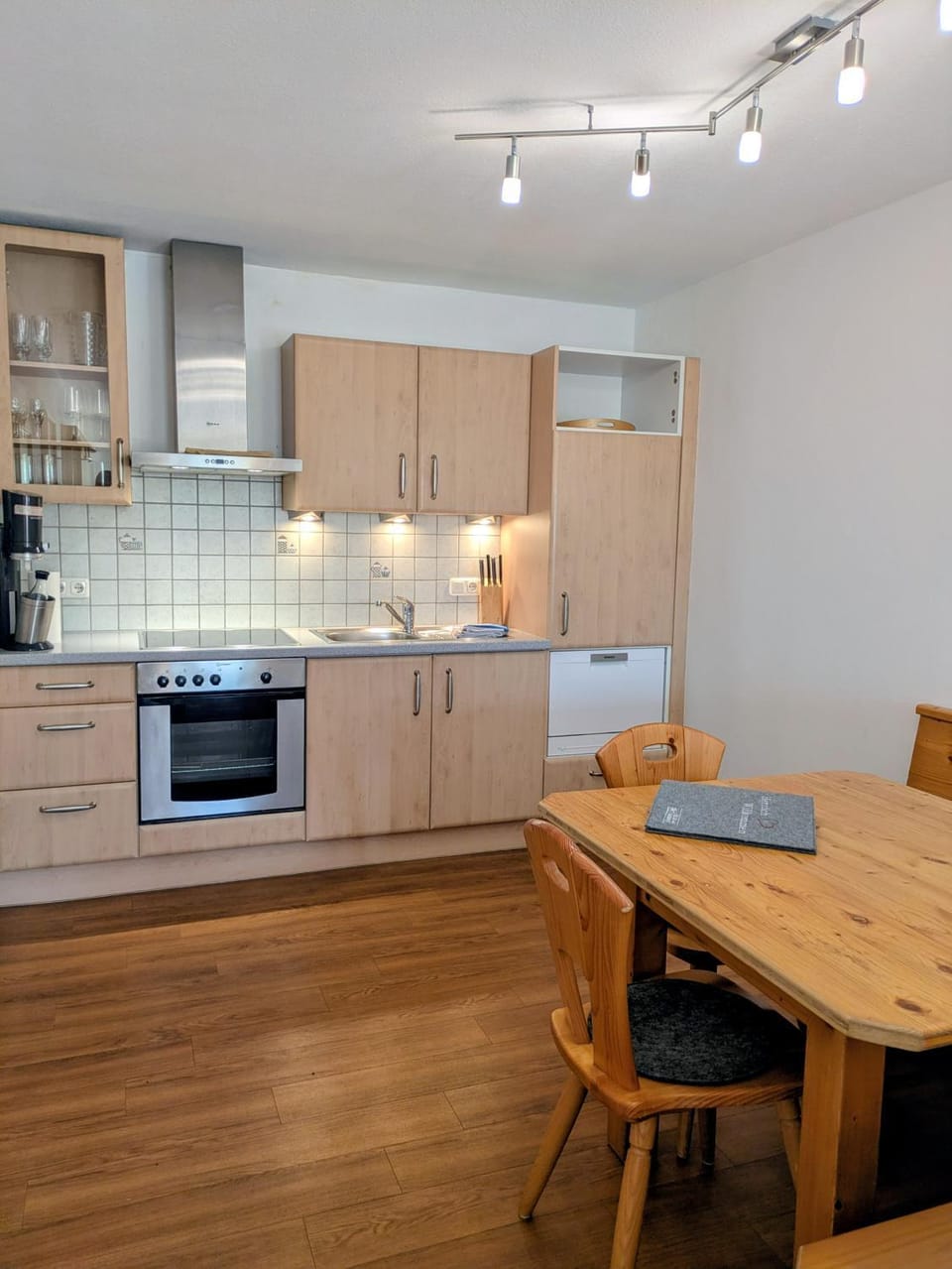 Kitchen or kitchenette, Dining area, dishwasher, oven, stove