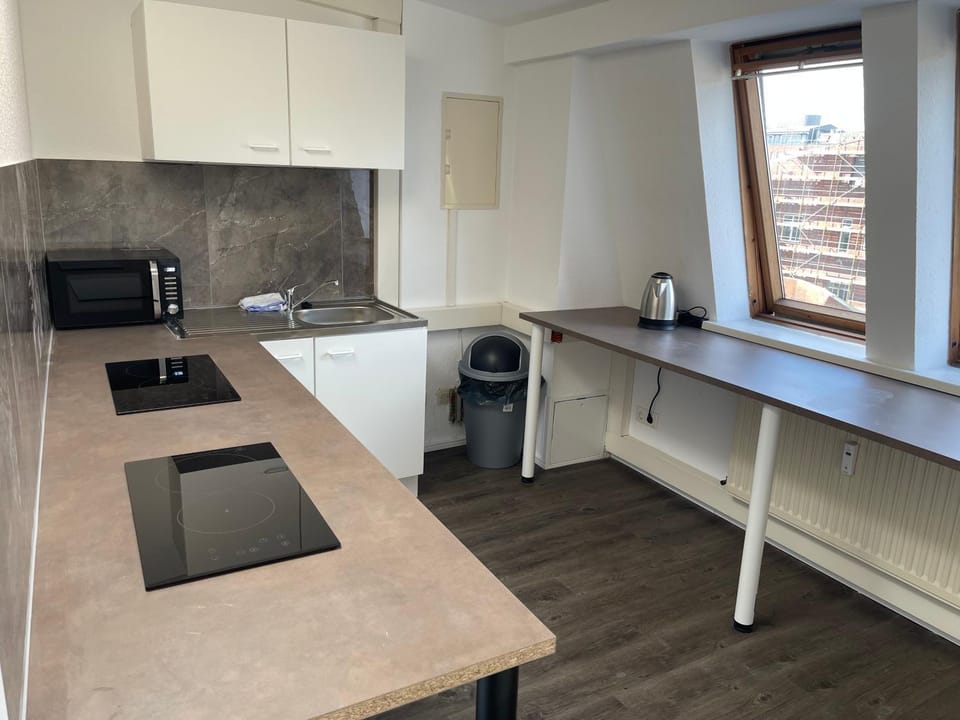 Kitchen or kitchenette, stove